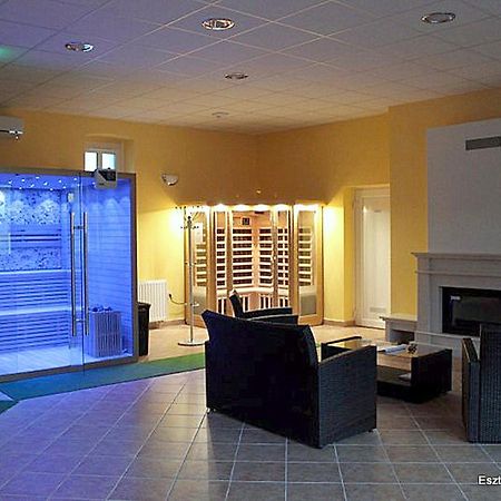 Eszter Apartman Бекешчаба Екстер'єр фото